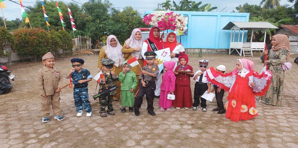 PAUD Cahaya Poma ikut memeriahkan Hari Kemerdekaan dengan mengikuti kegiatan karnaval 17 Agustus.